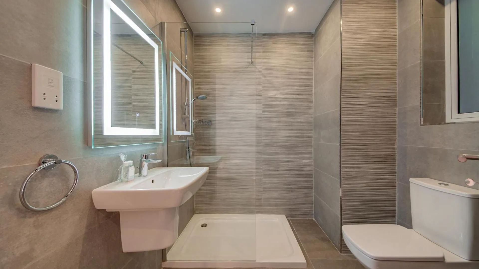 Kuya 3Br Modern Apt By Jl Is-Swieqi Apartment